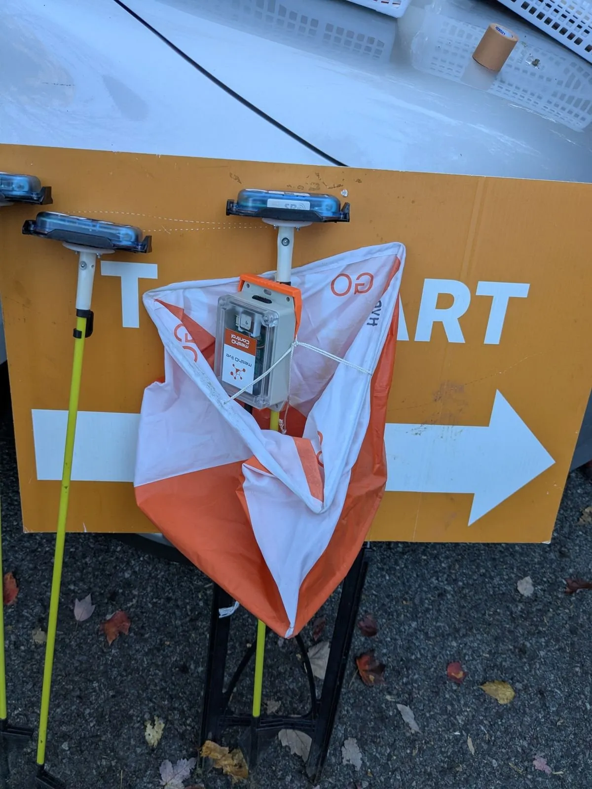 A meshO Control fitted to the start unit beside the Start sign